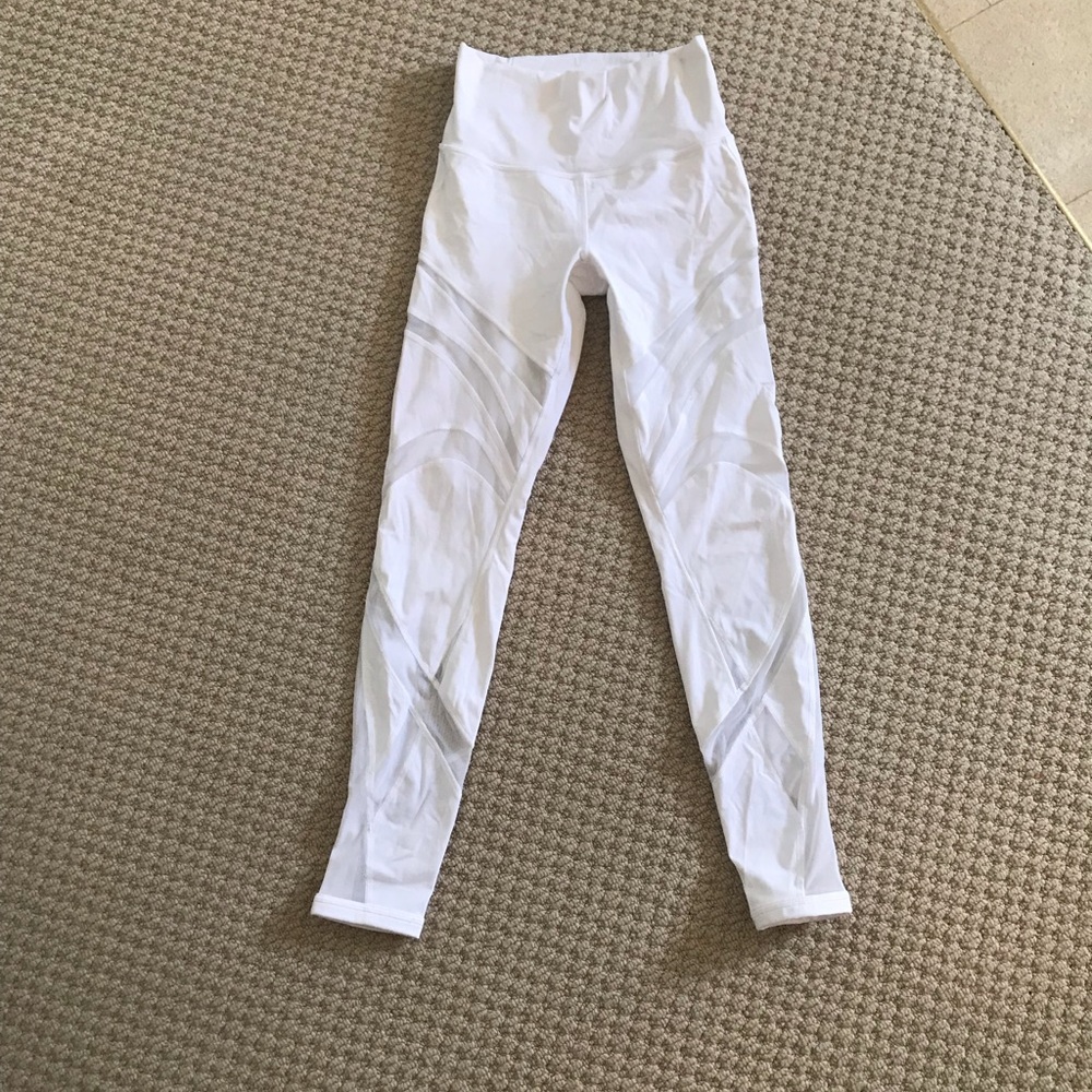 white lululemon leggings size 6
